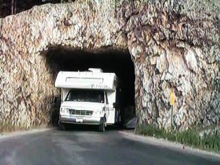 tunnelrv.JPG (22642 bytes)